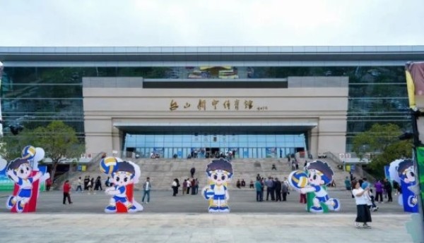 今年元宵节 “侨VA” 让台山 “热辣滚烫”