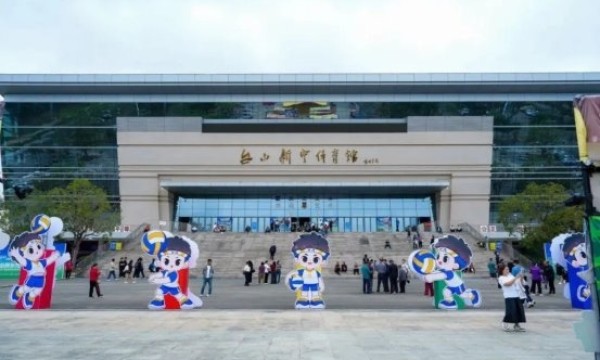 今年元宵节 “侨VA” 让台山 “热辣滚烫”